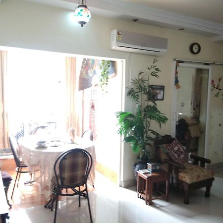 Bed and Breakfast Joy'S Nest Калькутта Экстерьер фото